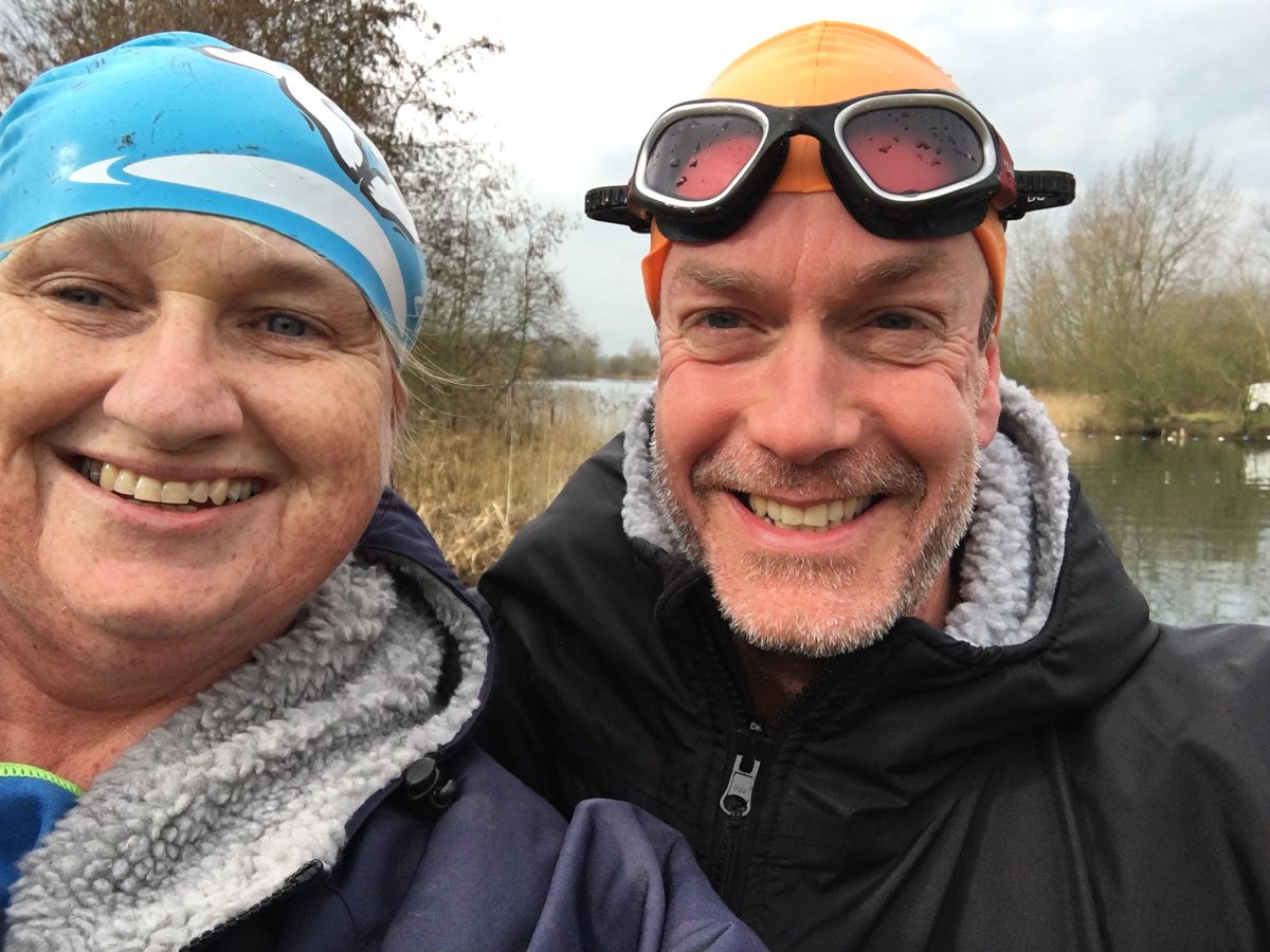 MotherEmu's tweet photo. Team Pants newbies surviving our first winter. #polarbearchallenge #redricks #wildswimming https://t.co/ucXiwcM3Td