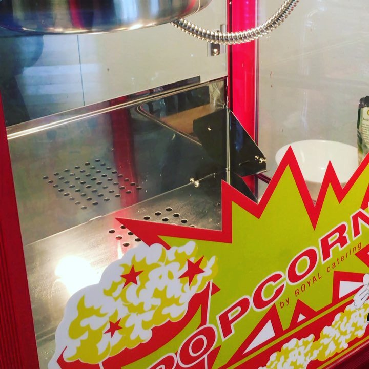 dukitchen's tweet photo. Es poppt! 🌽 🚀 🍿 🍿🍿
#SoftOpening #Rosenheim #freshfood #eatertainment #popcorn #royalvcatering #expondo https://t.co/ZwkEloHAz9