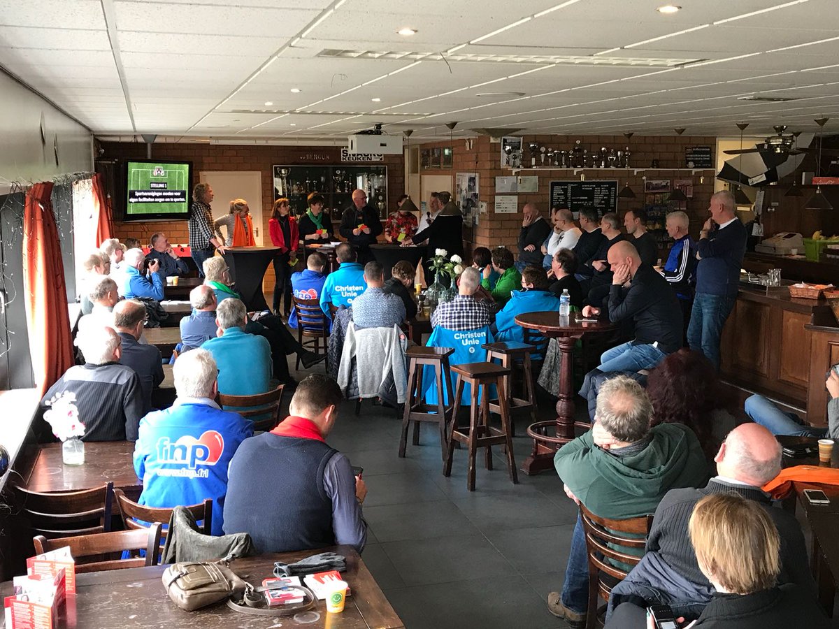 Volle bak bij het lijsttrekkersdebat van VV Bergum / BCV onder leiding van Eelke Lok!
