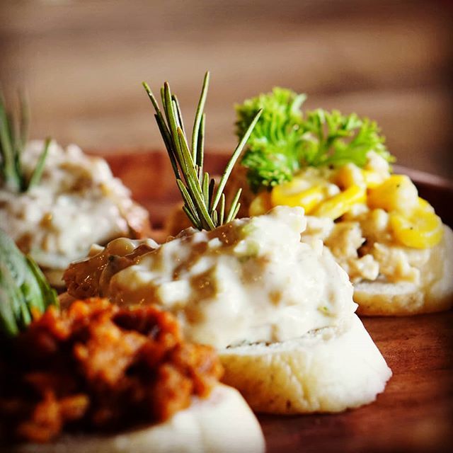 HungryForeverCo's tweet photo. Grab these yummy Bruschetta on slices of baguette with Lamb,Tuna and Chicken. @convocafec20
#bruschetta #cafe #convoatc20 #chennaicafe #italianfood #cheesy  #foodporn #yummy #baguette #platedpics https://t.co/SOBjcfTRWB https://t.co/9Y0ma0RObT