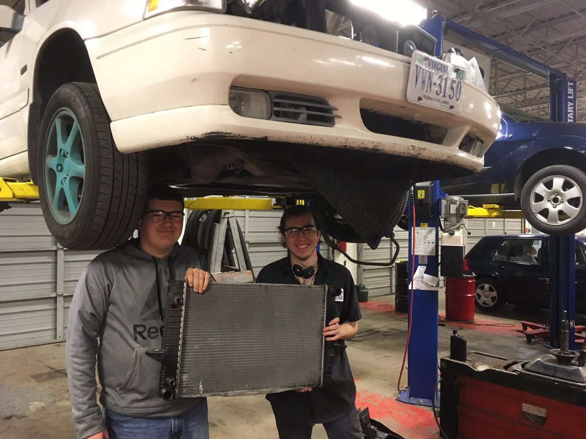 CATEC_auto's tweet photo. Max and Ryan successfully removed and replaced a Volvo radiator. https://t.co/UMf8hAKR4E