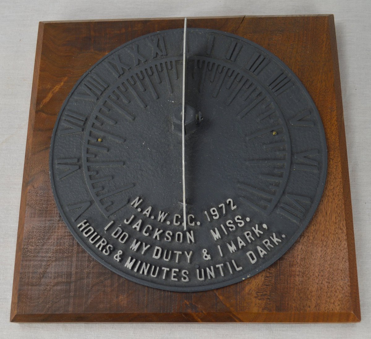 nawccmuseum's tweet image. Sundial commemorating the NAWCC 1972 National Convention #sundial #solartime #naturaltime #JohnB @stownpodcast @STownFans @BriHReed