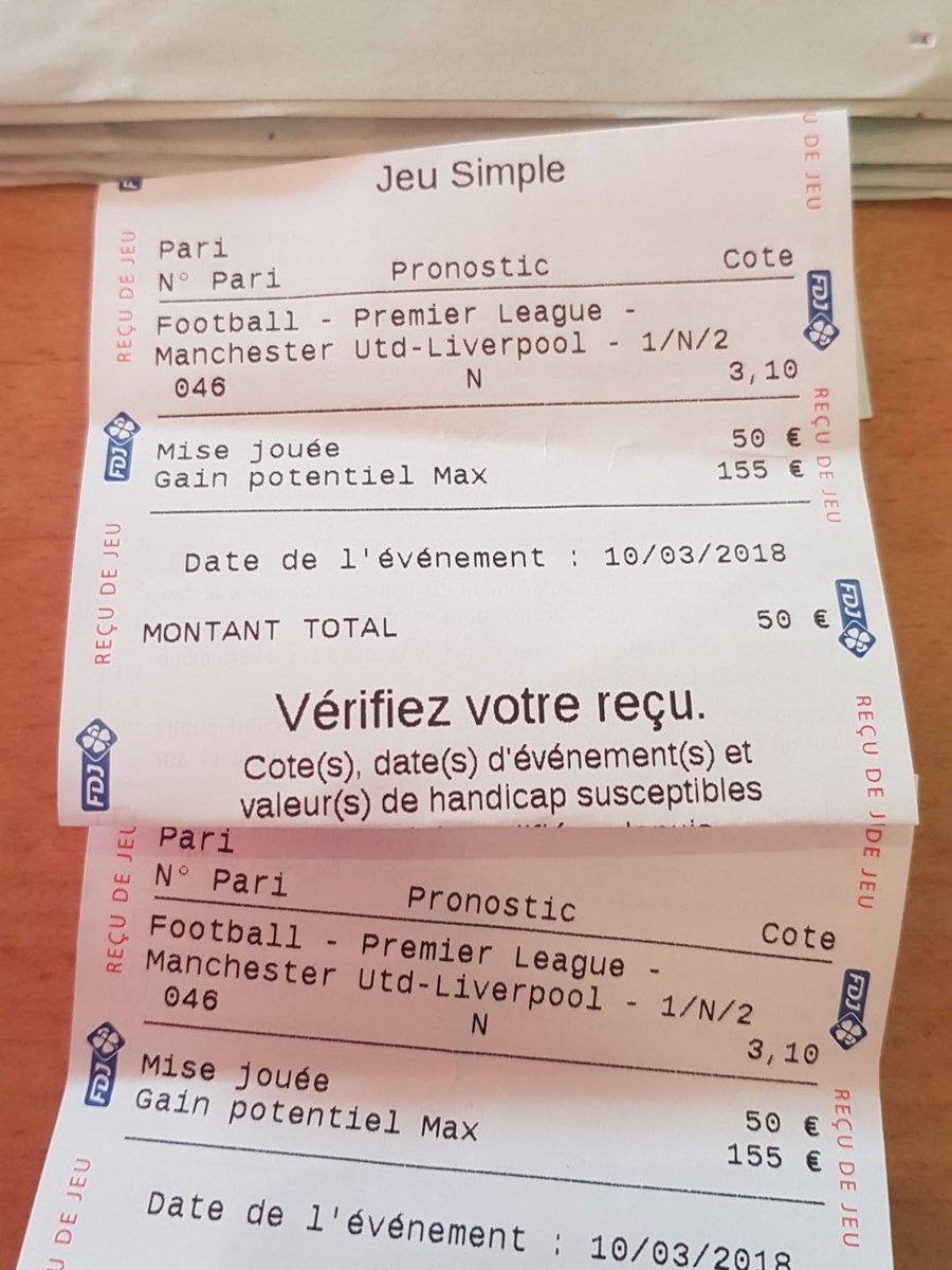 henni_mo's tweet photo. Ma meuf me dit "C'est avec les parions sport que tu compte nourrir ta famille ?" BEH we héhé LOGIQUE c'est pas avec mon chômage qu'on va se mettre bien baby https://t.co/fVYvFAebIK