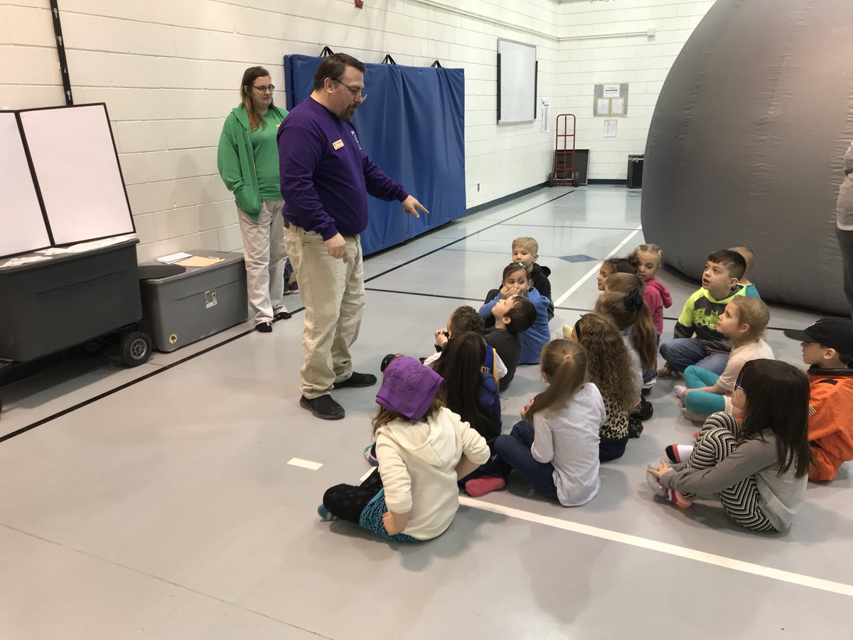 vchansenBPS's tweet photo. Star Lab visiting the K kiddos at LL. #bpsne #prideofLL #LLawrenceElem https://t.co/Td2v2YuD3U