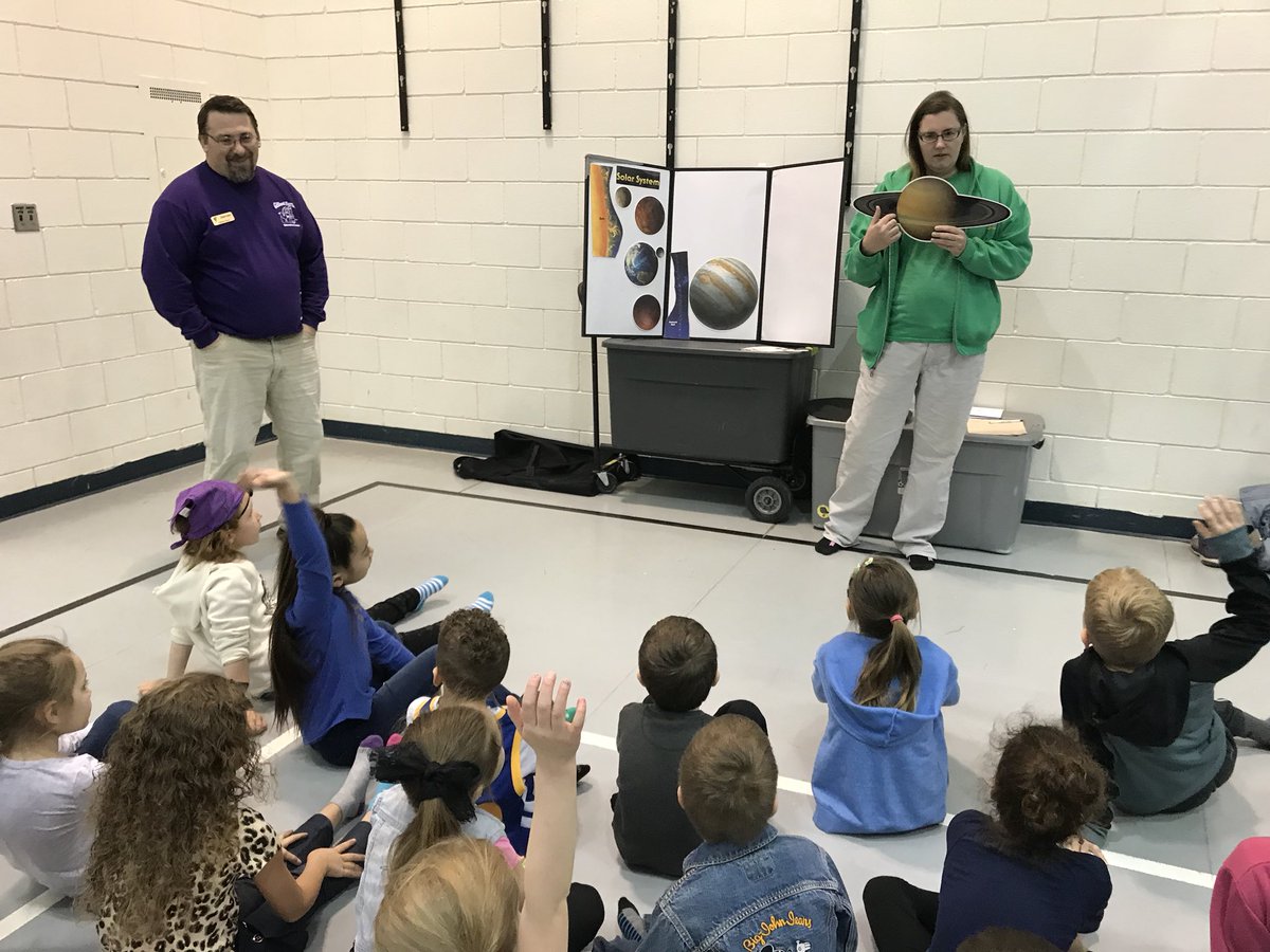 vchansenBPS's tweet photo. Star Lab visiting the K kiddos at LL. #bpsne #prideofLL #LLawrenceElem https://t.co/Td2v2YuD3U