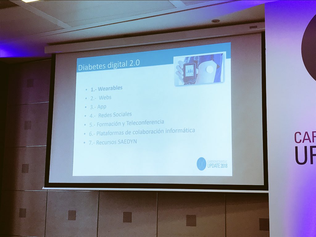 JBethencourt_F's tweet photo. 👌🏻🔝🔝MUY INTERESANTE! Abordaje muy completo de #DiabetesDigital por el Dr.Lopez De La Torre! Conociendo en profundidad todo el avance tecnológico aplicado a la salud! Concepto #eSalud. Mucho mas en #CMUpdate18 @msd_es @elendocrino https://t.co/XvJFgkTUrk