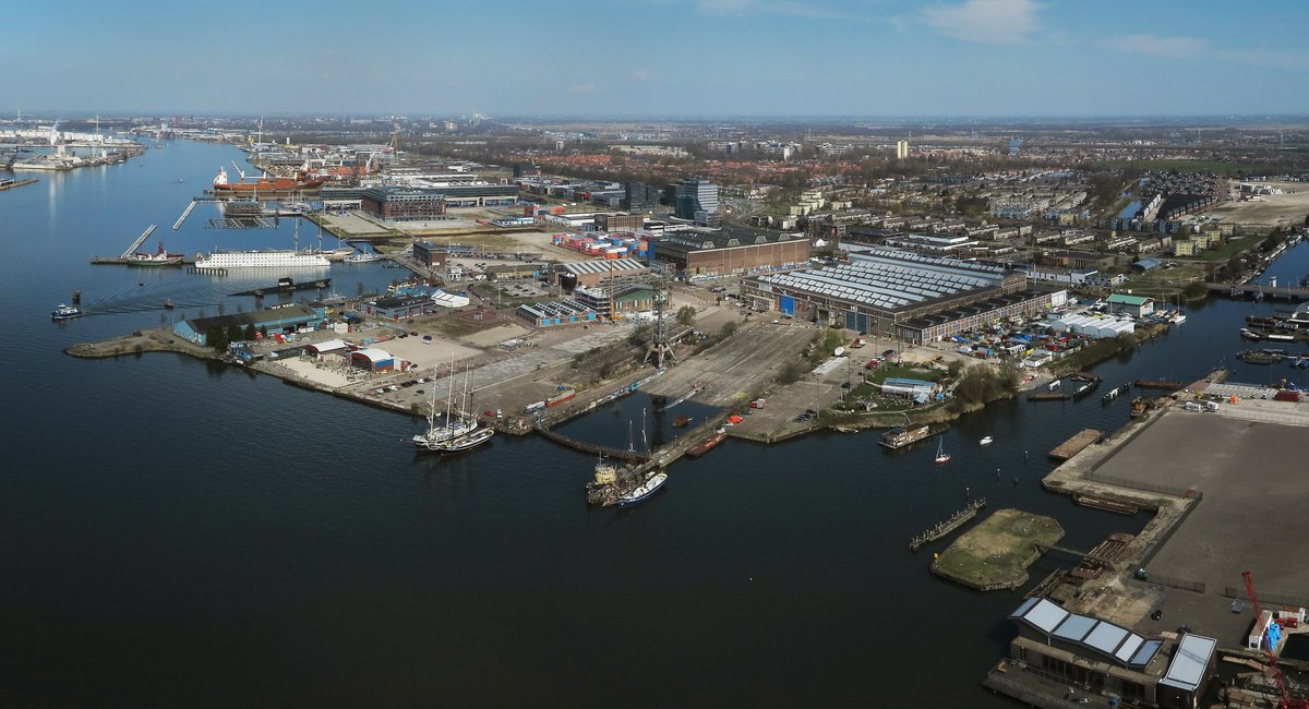 YoungtimerEvent's tweet photo. Deze werf staat op 27 mei vol met gave youngtimers! Maar ook een retro kermis &amp; vintage sale. Ben je erbij? Tickets op https://t.co/Ae57axg0XN https://t.co/5LgKFv02vO