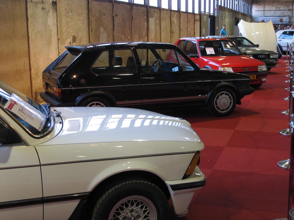 YoungtimerEvent's tweet photo. Deze werf staat op 27 mei vol met gave youngtimers! Maar ook een retro kermis &amp; vintage sale. Ben je erbij? Tickets op https://t.co/Ae57axg0XN https://t.co/5LgKFv02vO