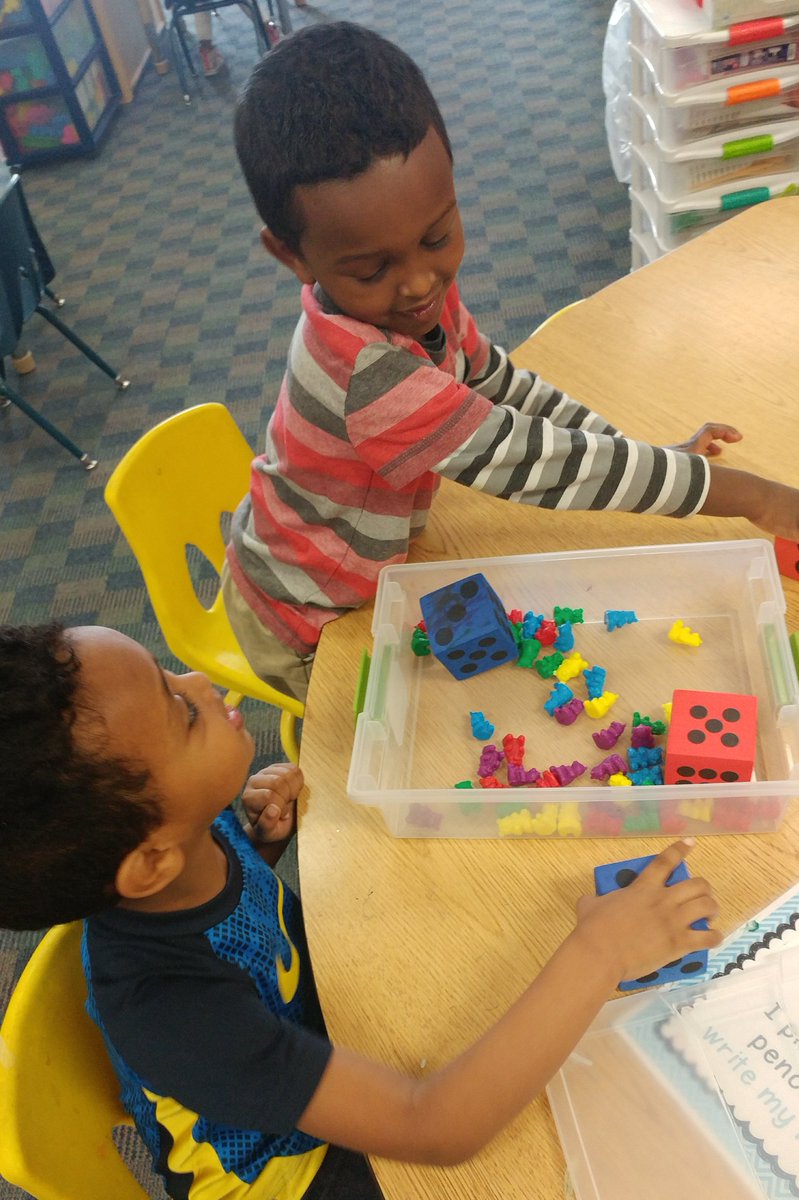 MrsAngieTusa's tweet photo. Yay!! This is what #learningthroughplay looks like!! #childdirected So many great skills happening!! #FutureReady #readyforK @HiddenValley191 @191_ECP 👍👏🔢 https://t.co/B2YmqN4biM