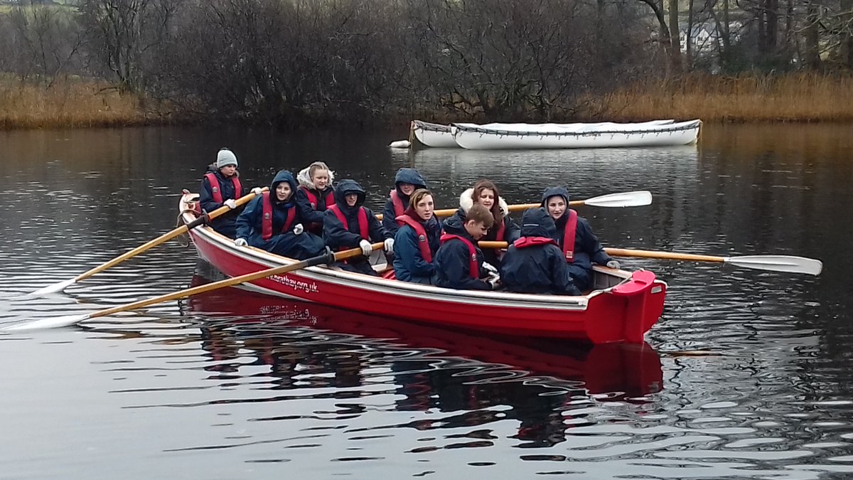 Walney_School's tweet photo. Great morning with @Brathay. Great leadership and team building used on Windermere. #rowing #teamwalney #futureleaders https://t.co/DyeA8TIzO0