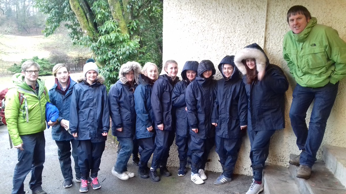 Walney_School's tweet photo. Great morning with @Brathay. Great leadership and team building used on Windermere. #rowing #teamwalney #futureleaders https://t.co/DyeA8TIzO0