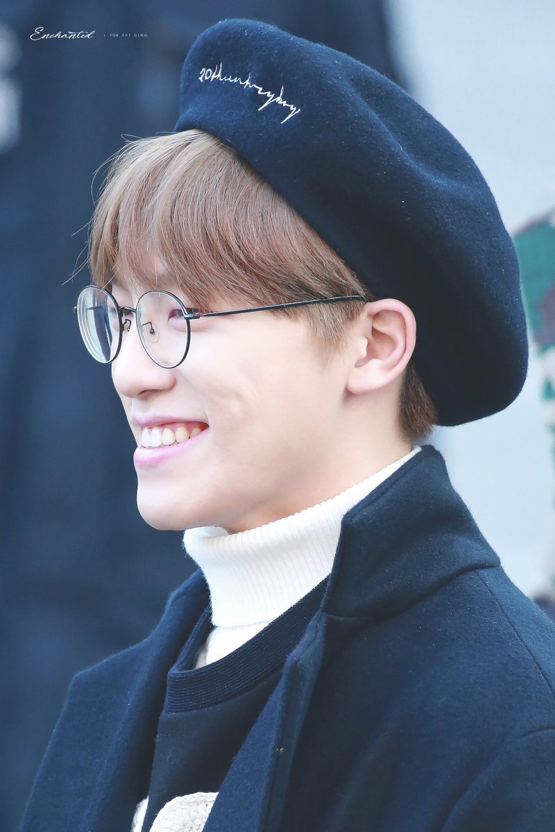 enchanted211's tweet photo. 171208 뮤뱅출근 @pledis_17
#세븐틴 #디노 #이찬 #SEVENTEEN #DINO #고맙다

mon amour. https://t.co/lcGf83RUOh