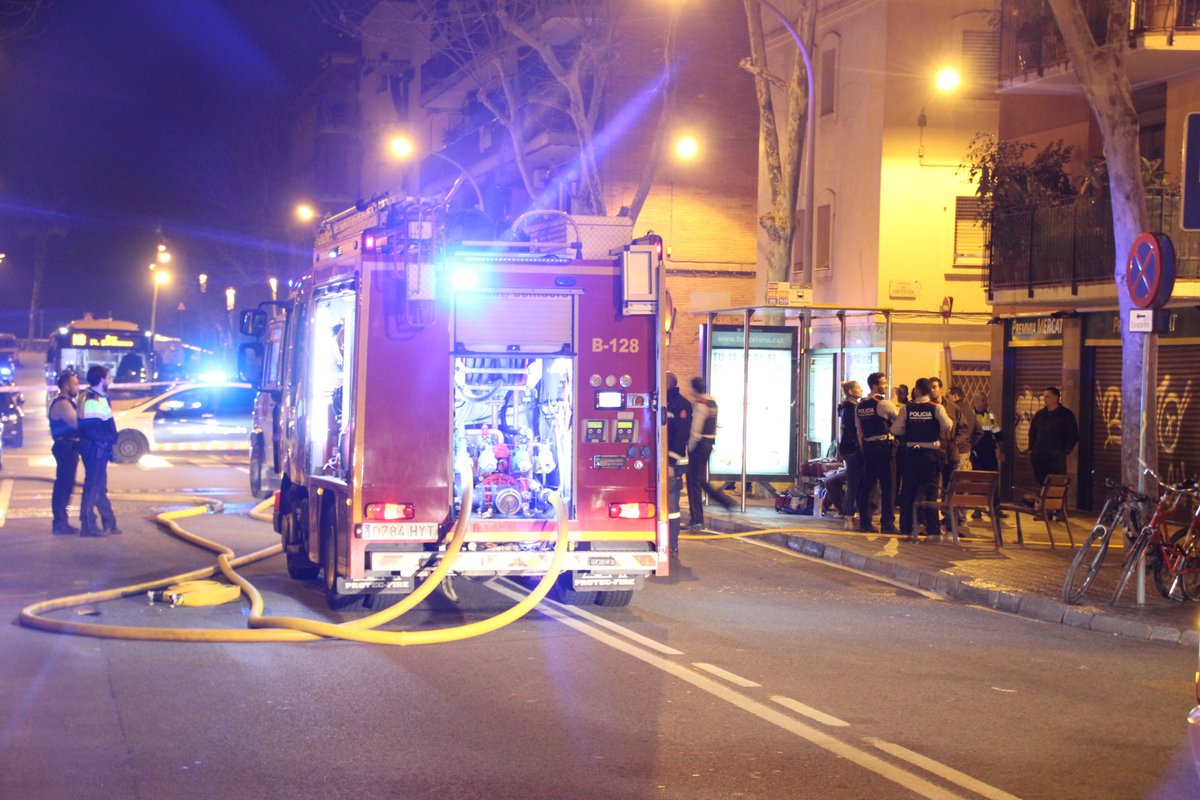 Last night I’ve witnessed <a href="/BCN_Bombers/">Bombers Barcelona</a> saving the lives of Barceloneta residents during an apartment fire on Carrer de l’Almirall Cervera. Heroes!
