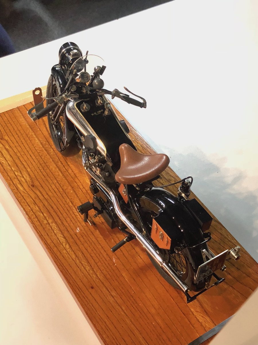 Forum Douguology Auf Twitter 本日のシンポジウムで披露された高梨廣孝会員のスクラッチモデル Brough Superior Ss100は キノの旅 に登場するモトラド エルメスの原型としても知られています 同じスケールでキノさんのフィギュアがあれば