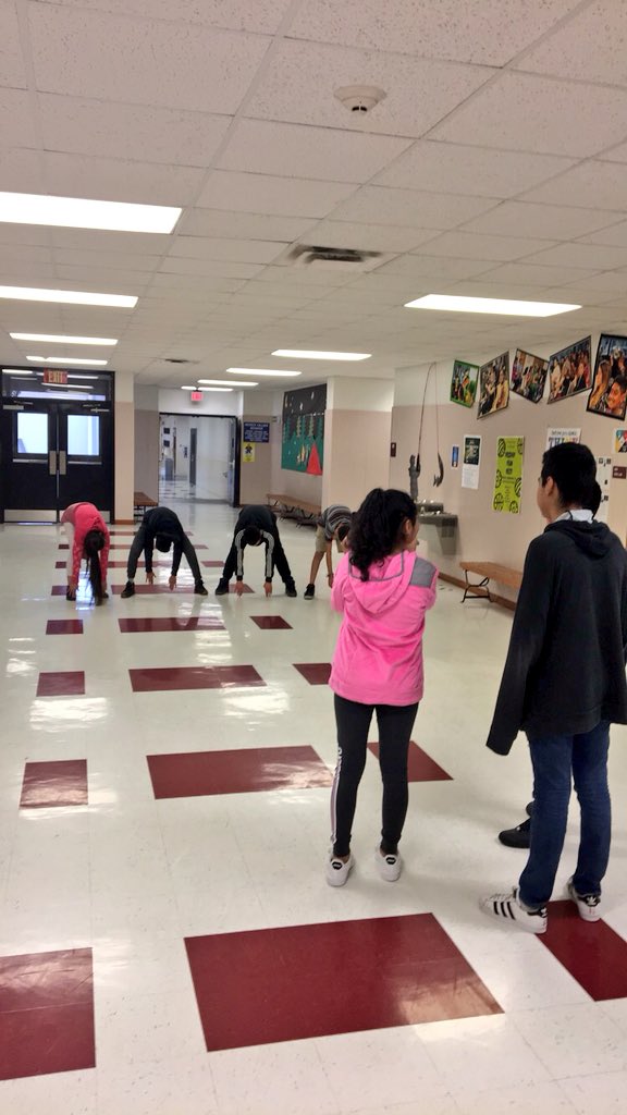 kristenhillFCS's tweet photo. 7th graders made their own workout videos! They had so much fun making them and then watching each otherโs videos! Videos included stretches, arm, leg and ab workouts, and even bloopers at the end! #HeathlyTeens #ExerciseMadeFun #GetFit #CollaborationAndTeamwork #SayYesToFCS https://t.co/h2ry5tS4b0