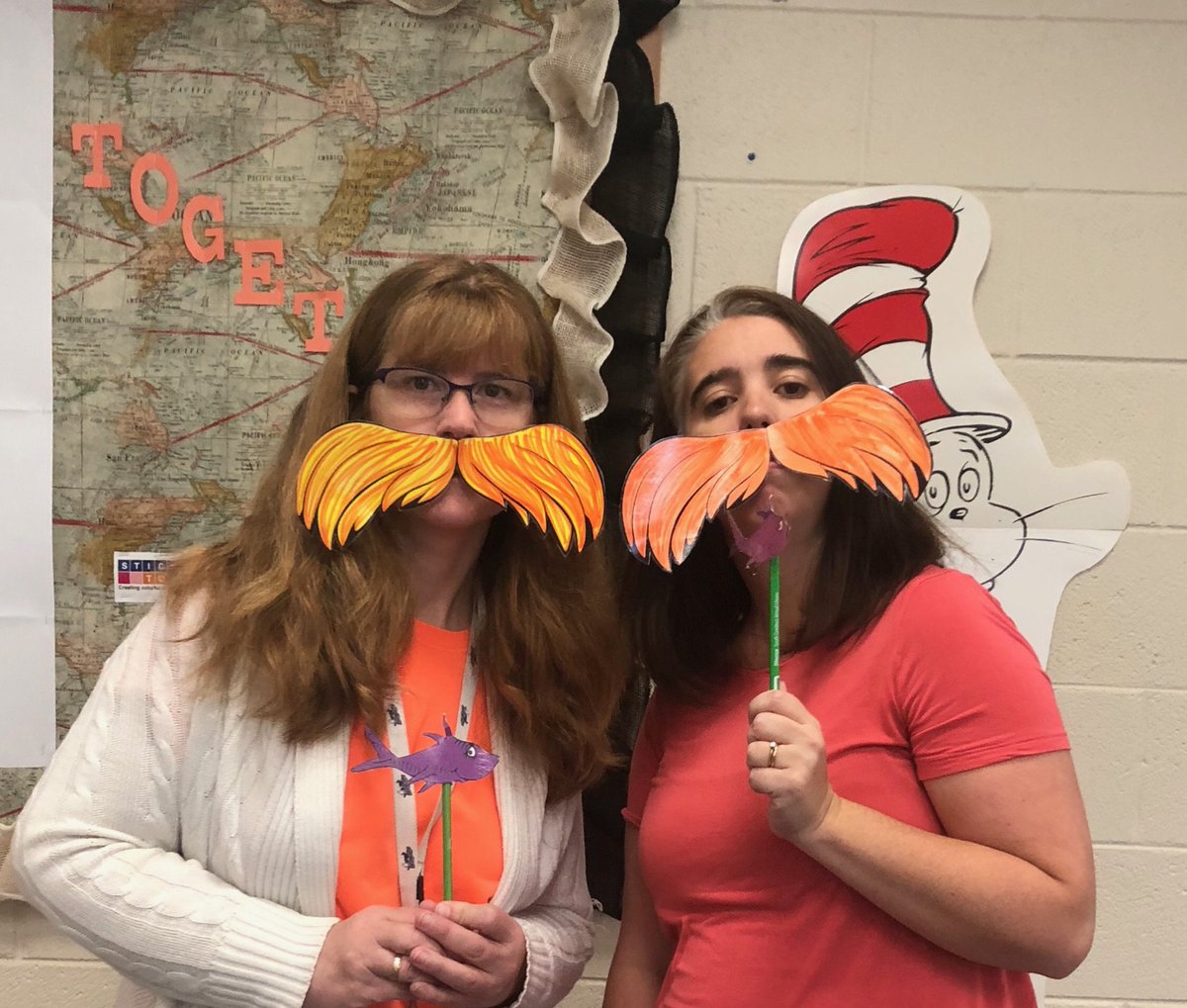 SharlaDash's tweet photo. Dr Seuss well in the library #ReadAcrossAmerica #DrSeuss https://t.co/quGvwvupDE