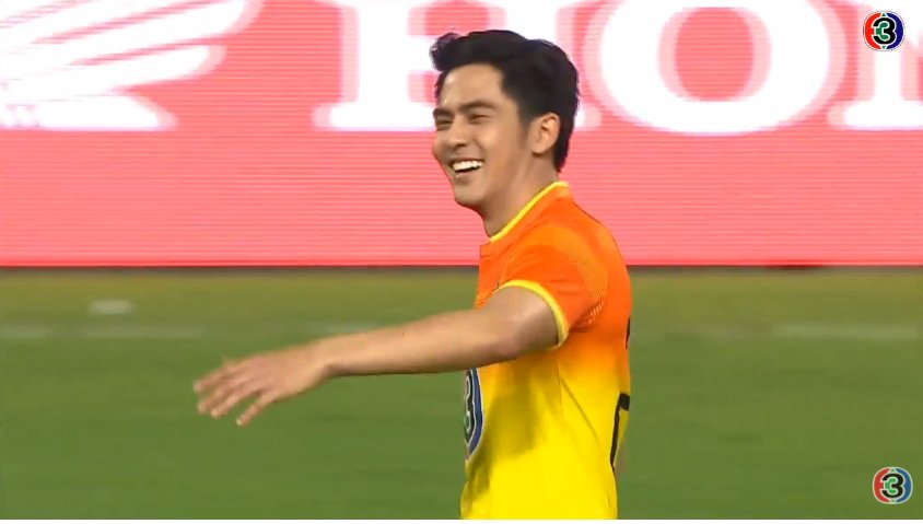 Ch3Thailand's tweet photo. #เต้ยพงศกร ยิงจุดโทษให้สีเหลืองตีเสมอเป็น 10-10
#48ปีch3 #WeWillLoveYou

รับชมสดผ่านช่อง33 , https://t.co/abAjMS0f27  , Facebook/Youtube/LineTV : #Ch3Thailand https://t.co/rIsJQ8ah0a