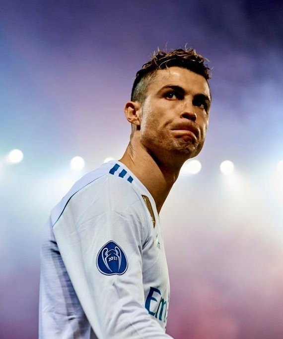 kvng_capable's tweet photo. 🇦🇷 Lionel Messi:

Games - 40
Goals - 30

🗣 "Back to his best."

🇵🇹 Cristiano Ronaldo:

Games - 34
Goals - 32

🗣 "Past his best." https://t.co/CtDSni5wAi