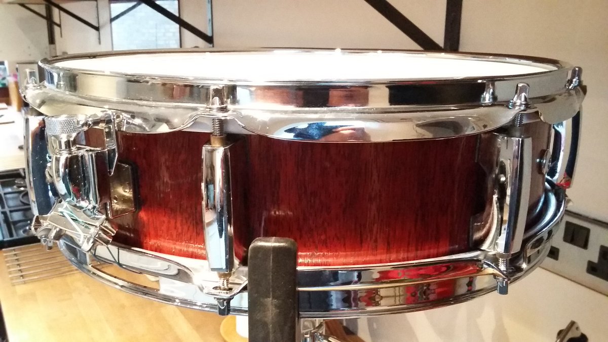 TheIanPickering's tweet photo. Latest snare.
14 x 4 stave shell. Red afzelia. High gloss finish. I'm keeping this one.
#drums
#drumBuild https://t.co/RMbelk7WLS