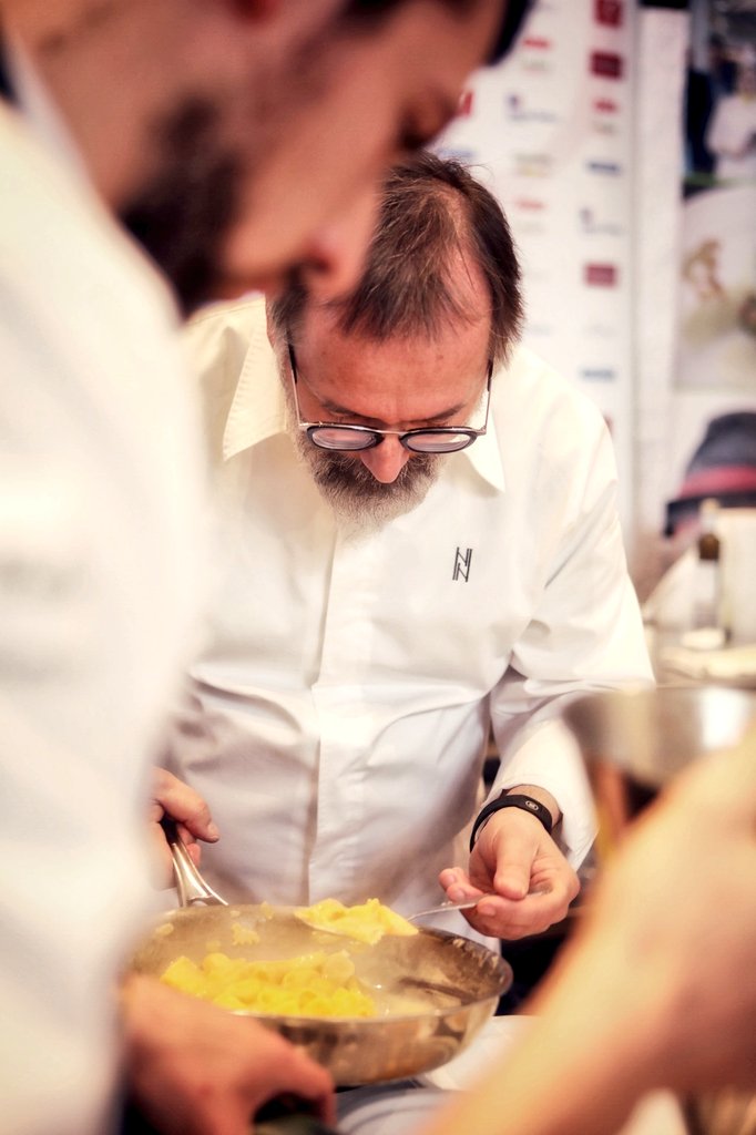 Südtirol | Alto Adige | South Tyrol (@suedtirol_info) on Twitter photo Eindrücke vom #Käsefestival in Sand in Taufers! Käse in allen Variationen und Showcooking mit <a href="/chefnorbert/">Norbert Niederkofler</a> 3Sterne Koch. Eindrücke vom #Käsefestival in Sand in Taufers! Käse in allen Variationen und Showcooking mit <a href="/chefnorbert/">Norbert Niederkofler</a> 3Sterne Koch.