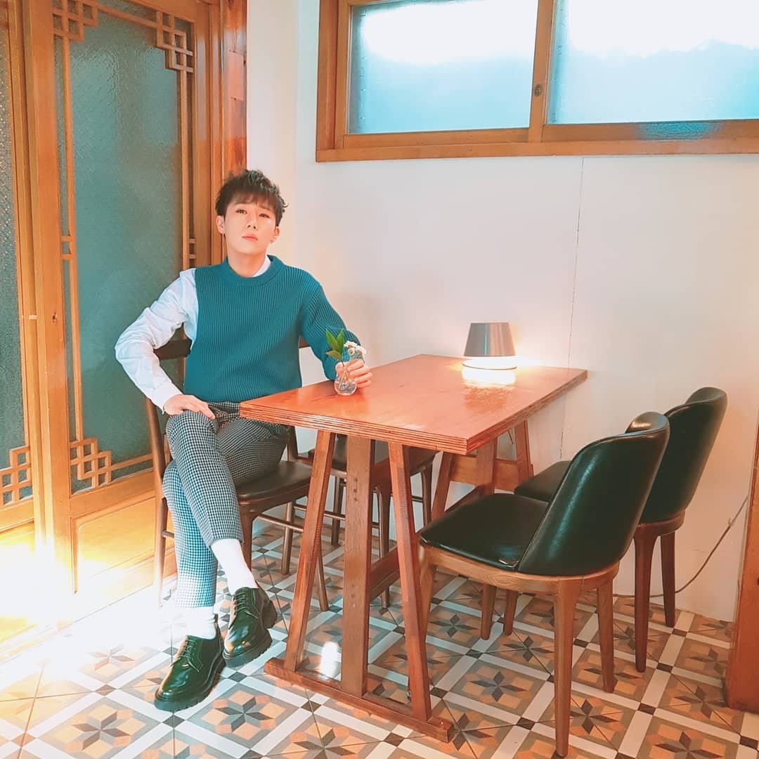 ifntinfo's tweet photo. [PIC] 180310 INFINITE Official Instagram Update - Sunggyu

#인피니트 #성규 #김성규 https://t.co/NgZiXSN3Xt https://t.co/I2pAQQIrSr