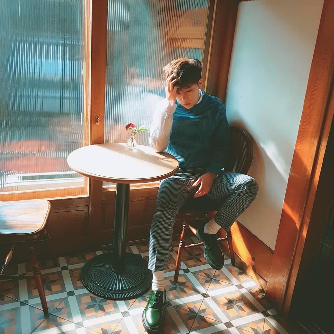 ifntinfo's tweet photo. [PIC] 180310 INFINITE Official Instagram Update - Sunggyu

#인피니트 #성규 #김성규 https://t.co/NgZiXSN3Xt https://t.co/I2pAQQIrSr