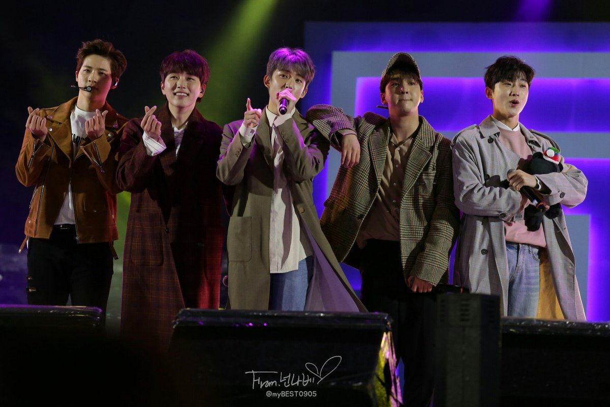 myBEST0905's tweet photo. 180310 강릉패럴림픽 K-pop콘서트 #B1A4 #사랑해

진영 신우 산들 바로 공찬.
너에게 한번 더 반하는 순간. https://t.co/kTbCTQaO8M
