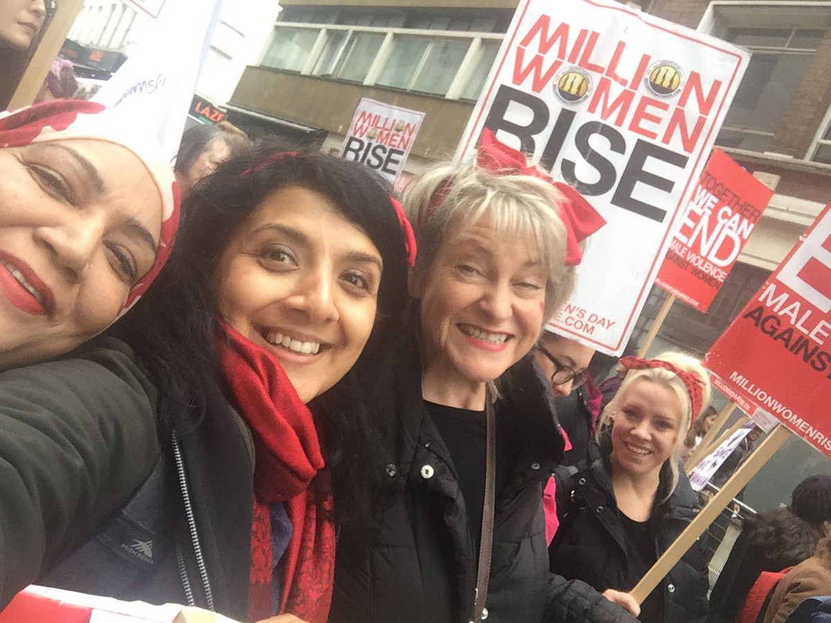 SaferTogether1's tweet photo. #deedsnotwords #millionwomenrise #MeToo

Lancashire women out on the streets of London today. @HARVLancashire @paladinservice https://t.co/OmCJKZAdxF