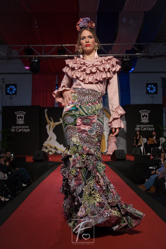 Ya dsponible en la web la crónica del primer día de las pasarelas de la XVII Feria del Caballo y sus Complementos de Cartaya. #FeriaDelCaballoCartaya

bit.ly/feriacaballo20…