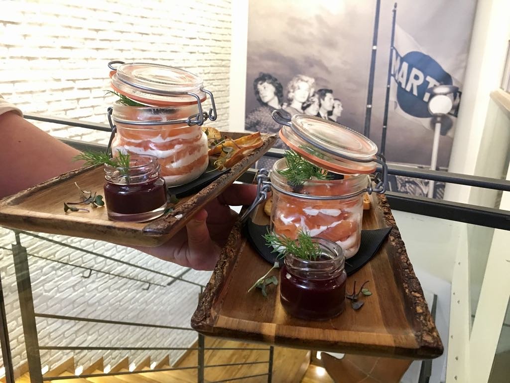 gruppogmi's tweet photo. Prueba nuestras "Milhojas de salmón ahumado casero" 🍴

Riquísima elaboración para acompañar a cualquiera de nuestros platos. ¿Dónde? En nuestro @Gusto_Sevilla 😊

Nuestro enclave privilegiado, te hará disfrutar de una magnífica velada https://t.co/hns8XLsxah