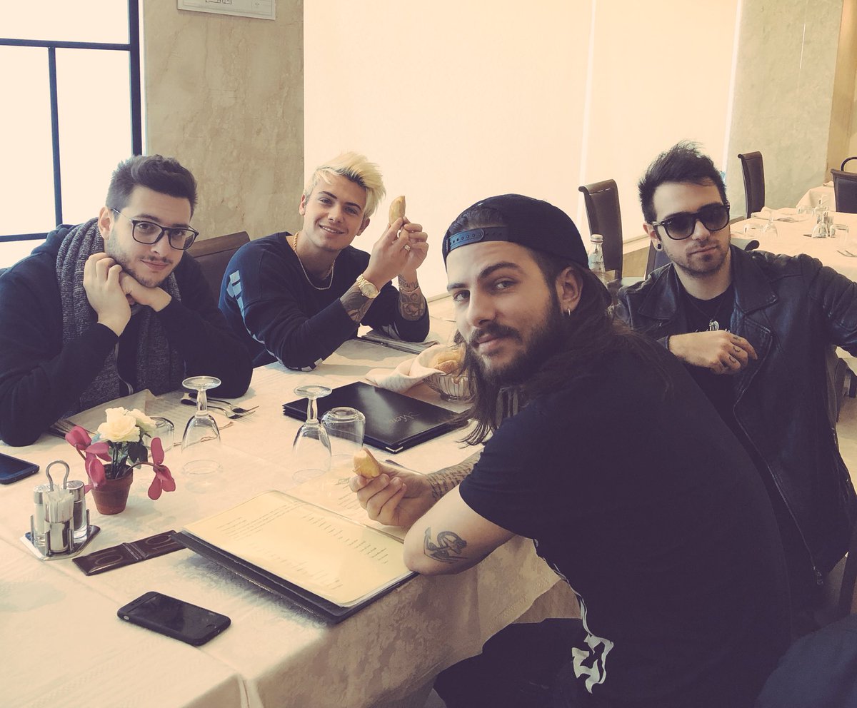 fedefederossi's tweet photo. Mascolo assente squadra vincente 🤪😂 https://t.co/iOo824dkyV