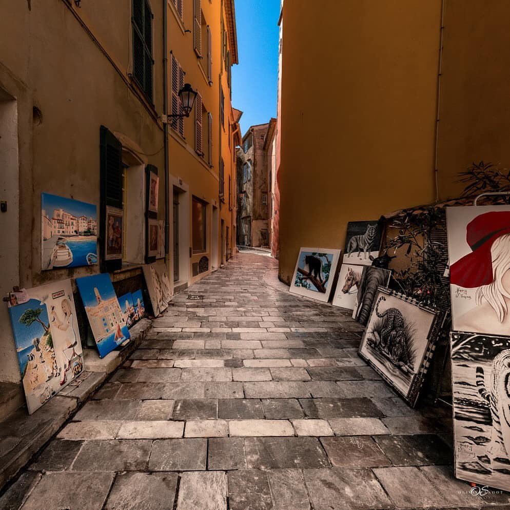 thisissttropez's tweet photo. Happy Weekend! #ThisIsStTropez 
(📸 Olivier Sagot) #StTropez #SaintTropez #frenchriviera #cotedazur #riviera  #France #franceinfo #holodays #village #vlogger #BUCKETLIST https://t.co/3NTEdfr4Y3