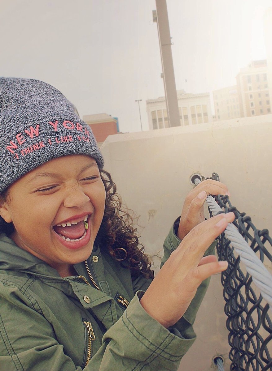 StephanieEli_'s tweet photo. My daughter often complains about her hair. Her face lit up when she saw Meg. Such an empowering and important film for her to see. Representation matters. Thank you. #WrinkleInTime @ava https://t.co/9DFPG6gVX5