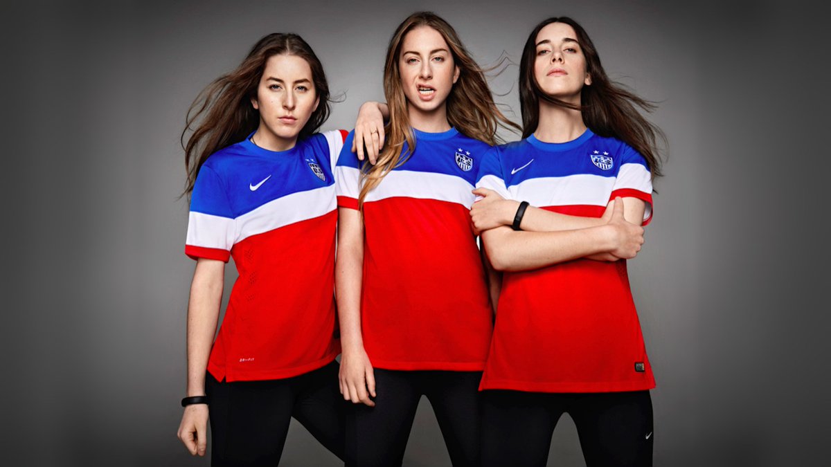huzain52796's tweet image. My favorite girl group @HAIMtheband
- 2x NME Award winner for Best International Band
- 2x NME Award winner for Best Twitter
- Never been appeared for @netmediatama's 5.0 Anniversary

#NET5_ICA2018 #HAIMforNET5 #netmediatama #wishnutama

CC to @netmediatama @wishnutama @ENews_NET