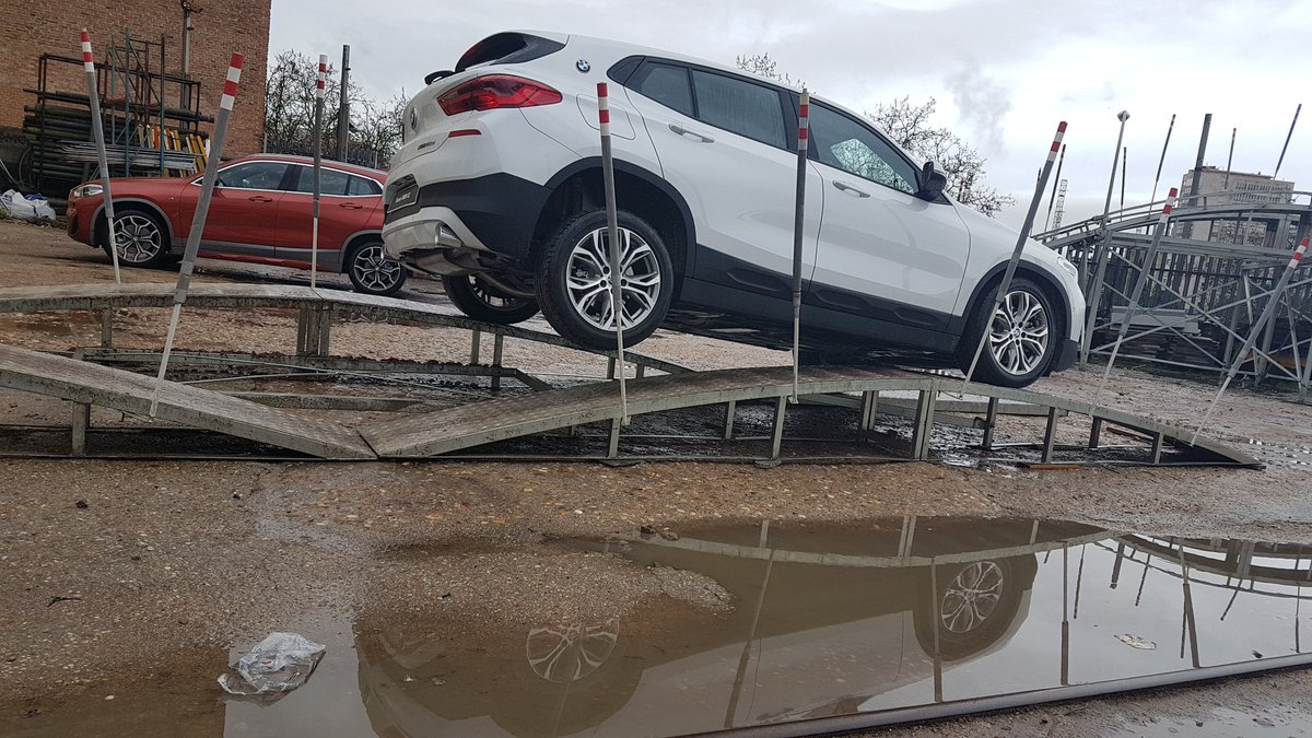 MT_Design_Autos's tweet photo. Una pena el tiempo que nos está haciendo. Que coche más interesante este @BMWEspana #X2 #AtréveteATodo un SUV Coupe capaz de cualquier cosa https://t.co/91z9NbOubb