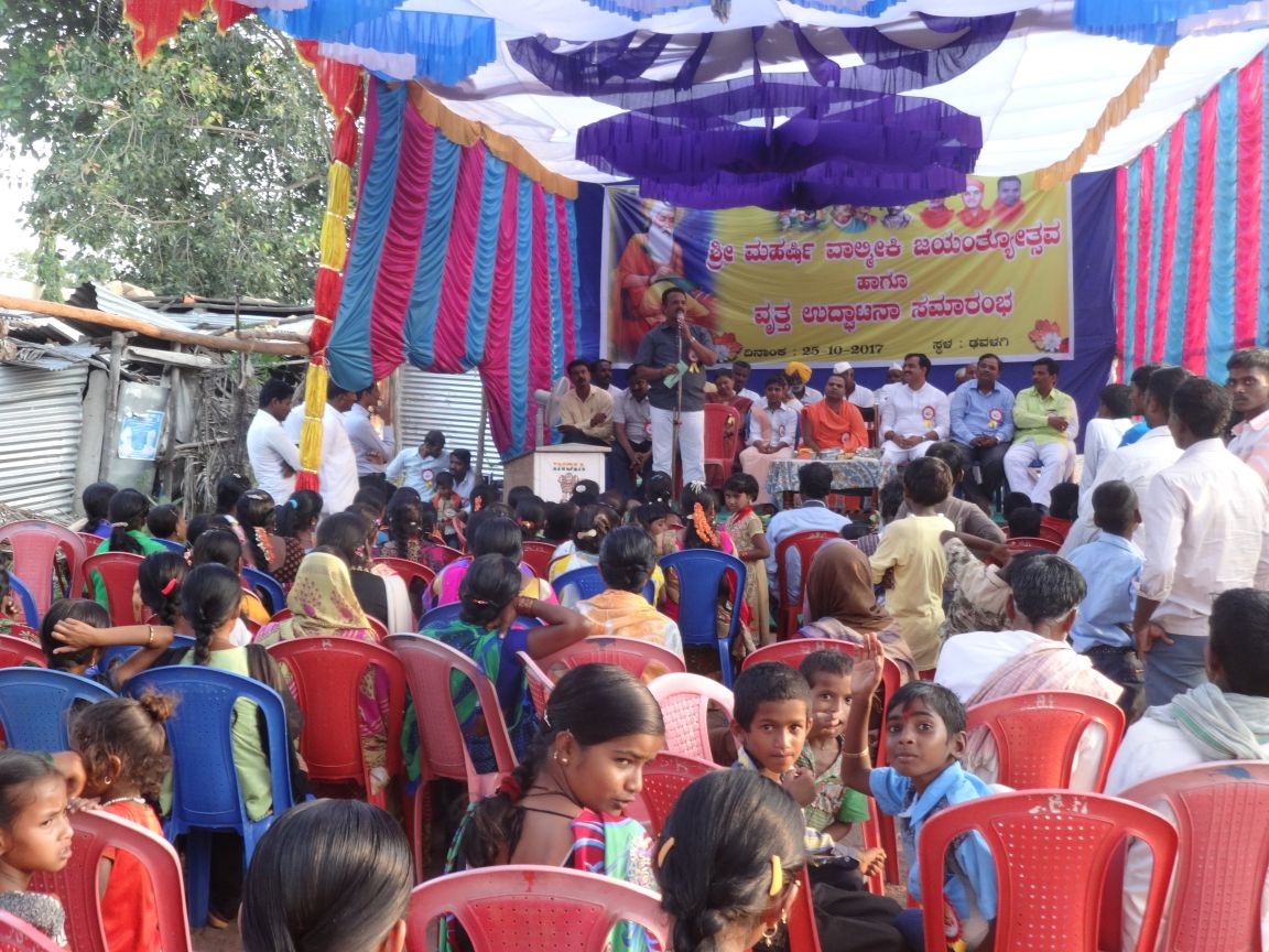 ShrishailKatti3's tweet photo. Respected, Shri @AmitShah ji BJP leader of Muddebihal sri @SDHiregoudar participating all cast’s program in this way he is faithful person to all castes so please give the #Muddebihal_Assembly_BJP_Ticket https://t.co/crw7EhbL2X