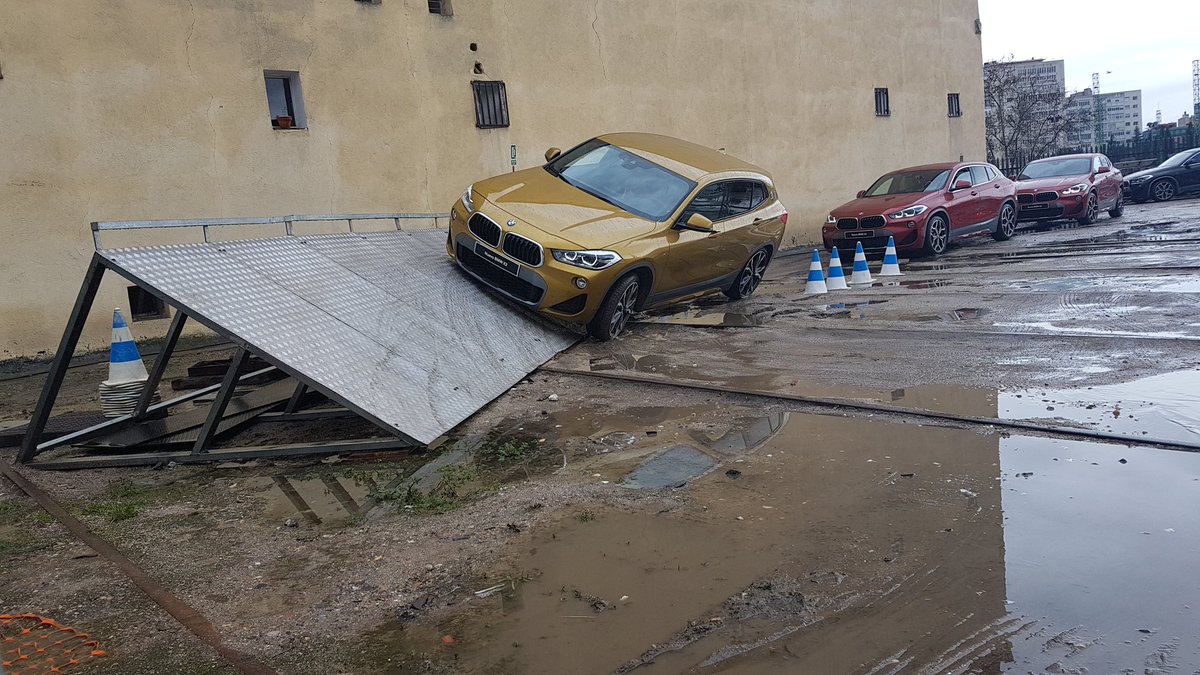MT_Design_Autos's tweet photo. Una pena el tiempo que nos está haciendo. Que coche más interesante este @BMWEspana #X2 #AtréveteATodo un SUV Coupe capaz de cualquier cosa https://t.co/91z9NbOubb