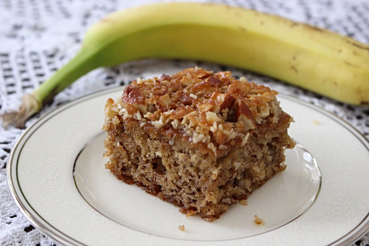 Bro_Baking's tweet photo. The video aspect of Bro Baking is over, but my urge to bake will never be!

This moist banana cake, slathered with a German-chocolate-cake-style topping and broiled to crisp it up, is an entirely new level of decadent.

https://t.co/X68zENNIxt 

#bananacake #crunchytop #foodblog https://t.co/sCvMxMWqer