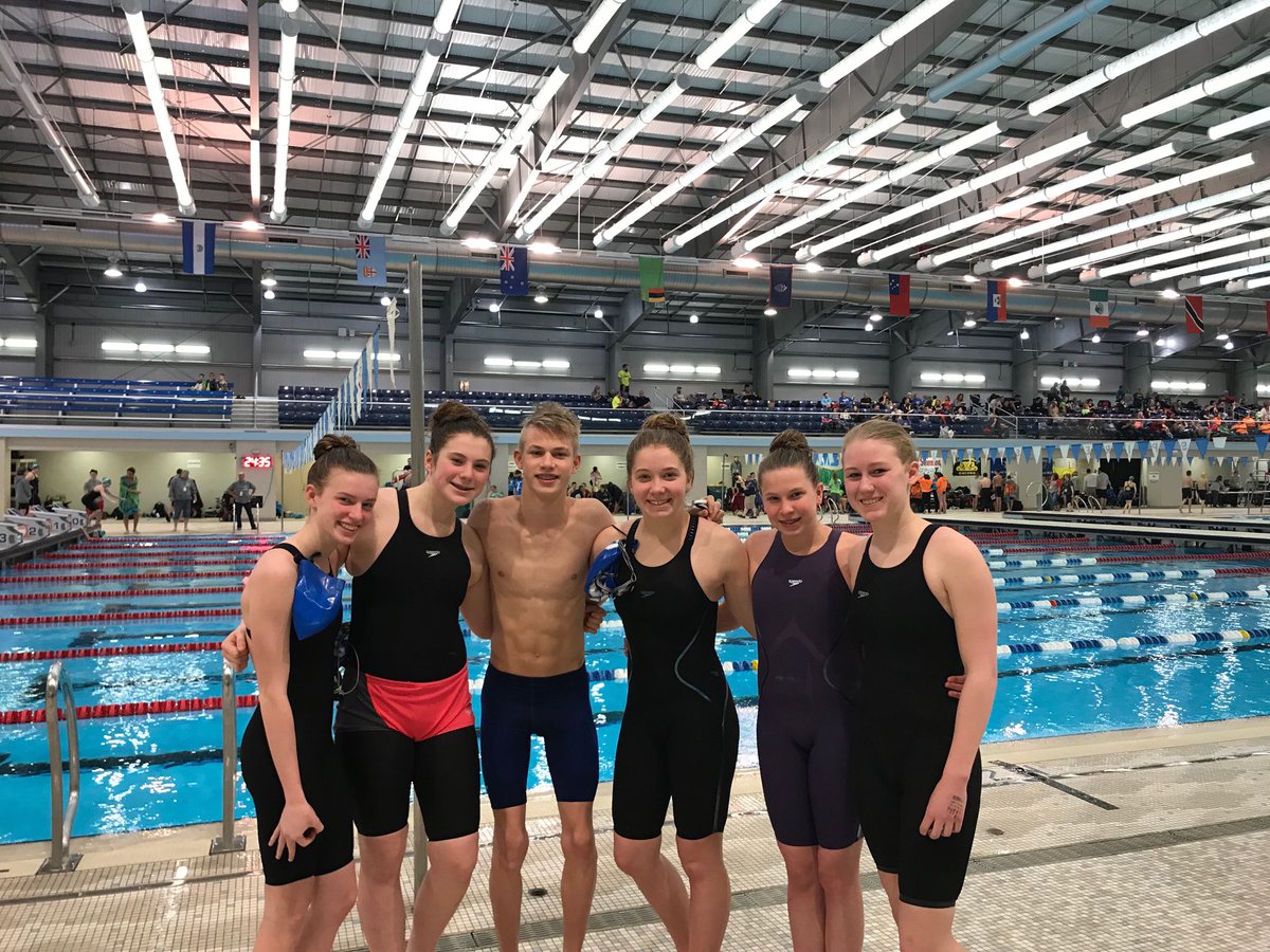 GCYSwim's tweet photo. Juniors getting ready! Be ready for some live tweeting folks! #gcy #swimharder https://t.co/j9oAkjkezH