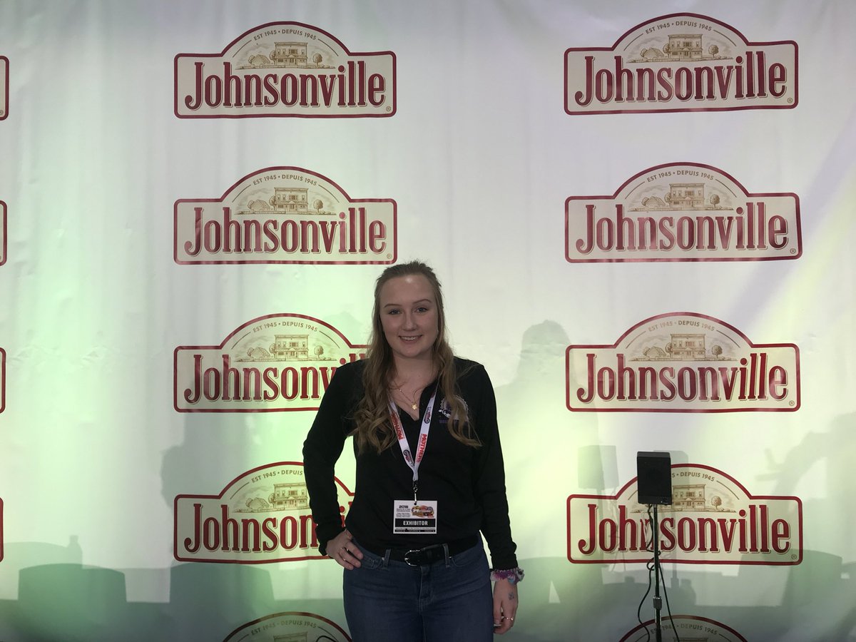 TaylorThring's tweet image. Had so much fun on the @JohnsonvilleCA stage yesterday at the @Inside_Track Motorama show. It was an amazing experience to be able to tell my story and also hear the inspiring stories of those around me! Here’s to day 2‼️