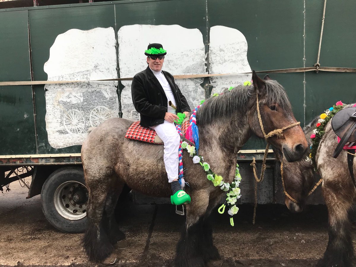 cda_sd's tweet photo. We werken aan onze zichtbaarheid, beter voorbeeld van het belang dat wij hechten aan (culturele) tradities is er bijna niet #strao #cda-sdontour https://t.co/D0wSYFwxQ7
