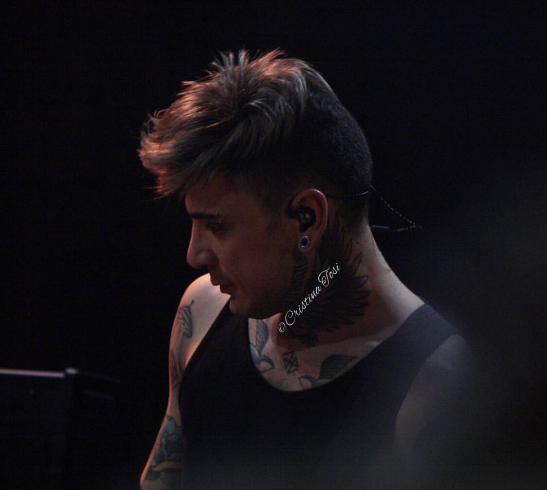 dani_thekolors's tweet photo. Ho palesemente finito le foto e sono passato agli screenshot😁Ci vediamo stasera al tunnel di Milano!
#thekolors #frida #fridatour #rocknroll https://t.co/JaTwOIUY2a