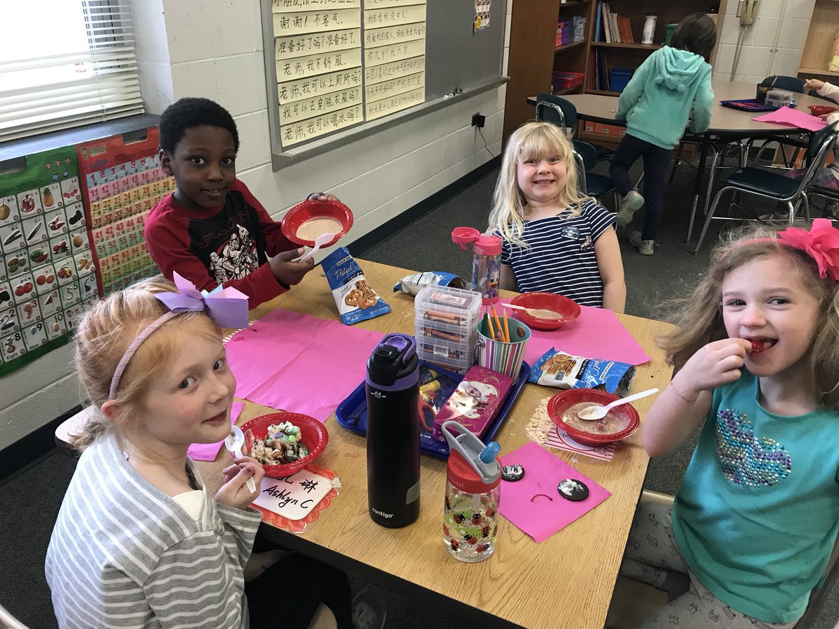 liyan414's tweet photo. @StoughMagnet Ice cream party for our best attendance reward! https://t.co/rrLsRJKo2F