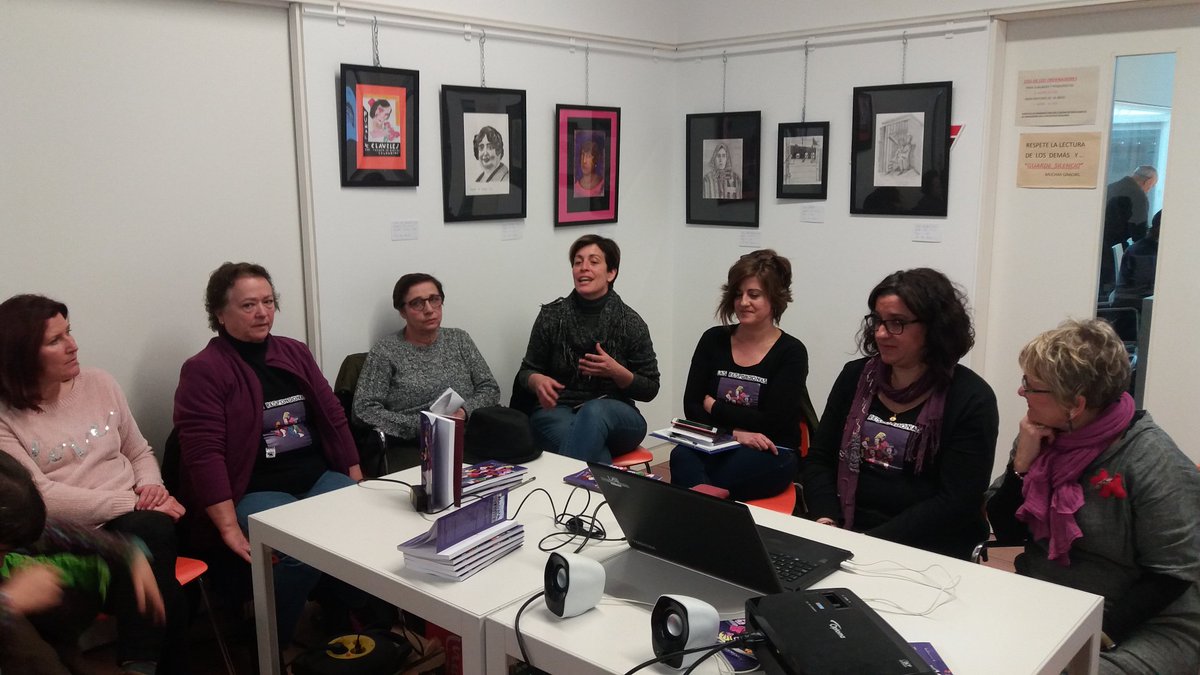 CrisolAzu's tweet photo. Otro momento para recordar... Gracias a Las Respondonas .@asociacionalce #Enredadas #TrabajoEnRed #Azuqueca #ActosConmemoración8M https://t.co/3cbxA7uYey