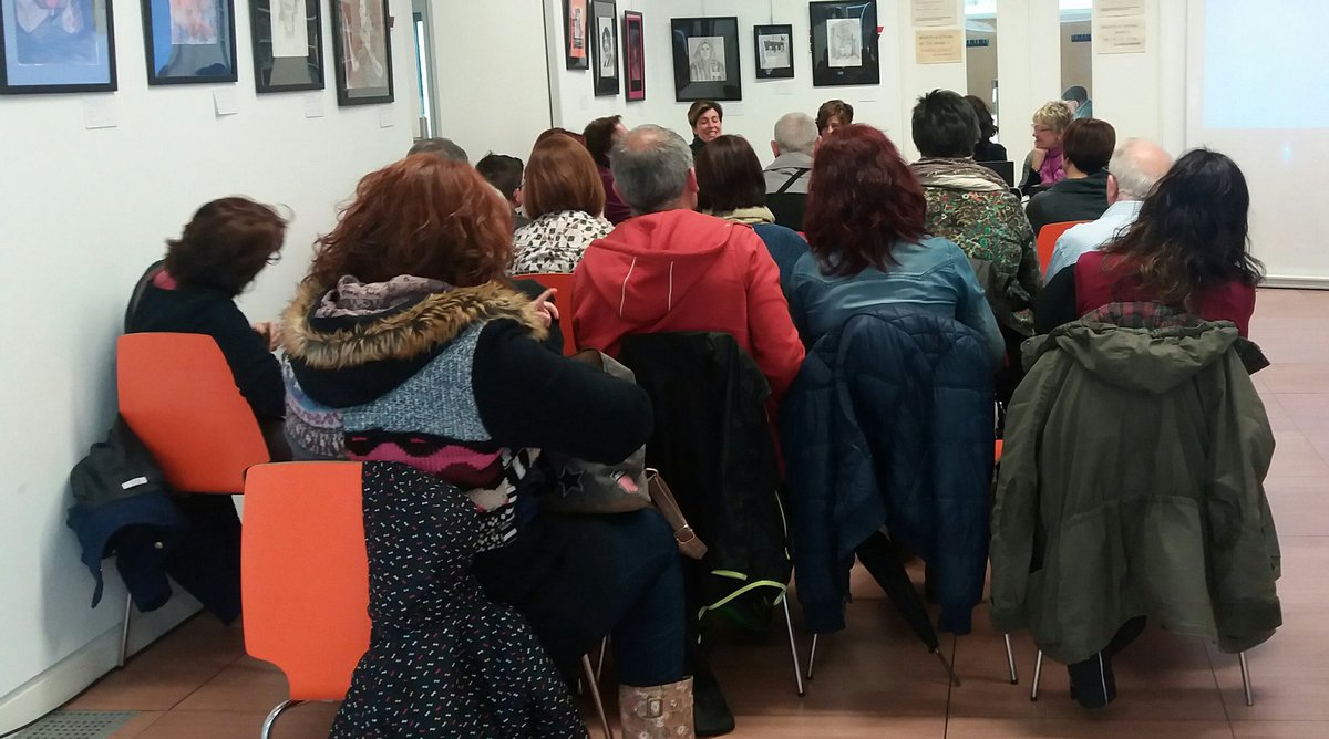 CrisolAzu's tweet photo. Otro momento para recordar... Gracias a Las Respondonas .@asociacionalce #Enredadas #TrabajoEnRed #Azuqueca #ActosConmemoración8M https://t.co/3cbxA7uYey