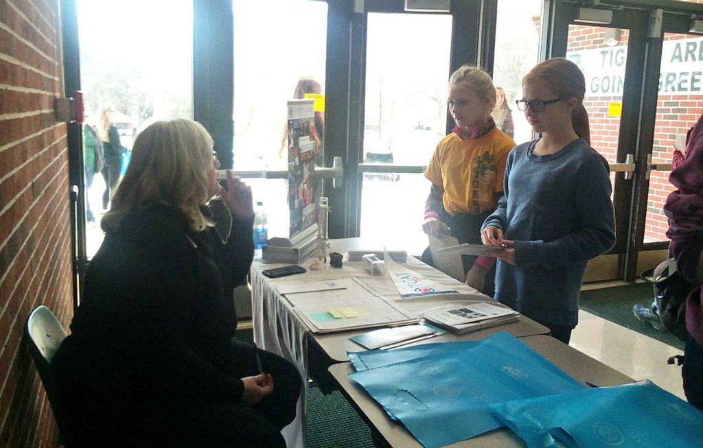 TCATUC's tweet image. Great to be with TCAT Harriman at yesterday's middle school career fair! #tcatway #makingadifference #careerandtechnical #successgoals