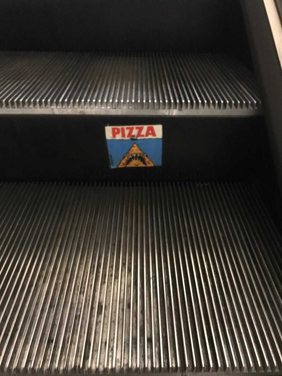 sara_quereshi's tweet photo. Can’t help but smile when I see this little guy everyday at #tootingbec #tubestation 😂 Always want #pizza #pizzashark https://t.co/KAYUiM4acu