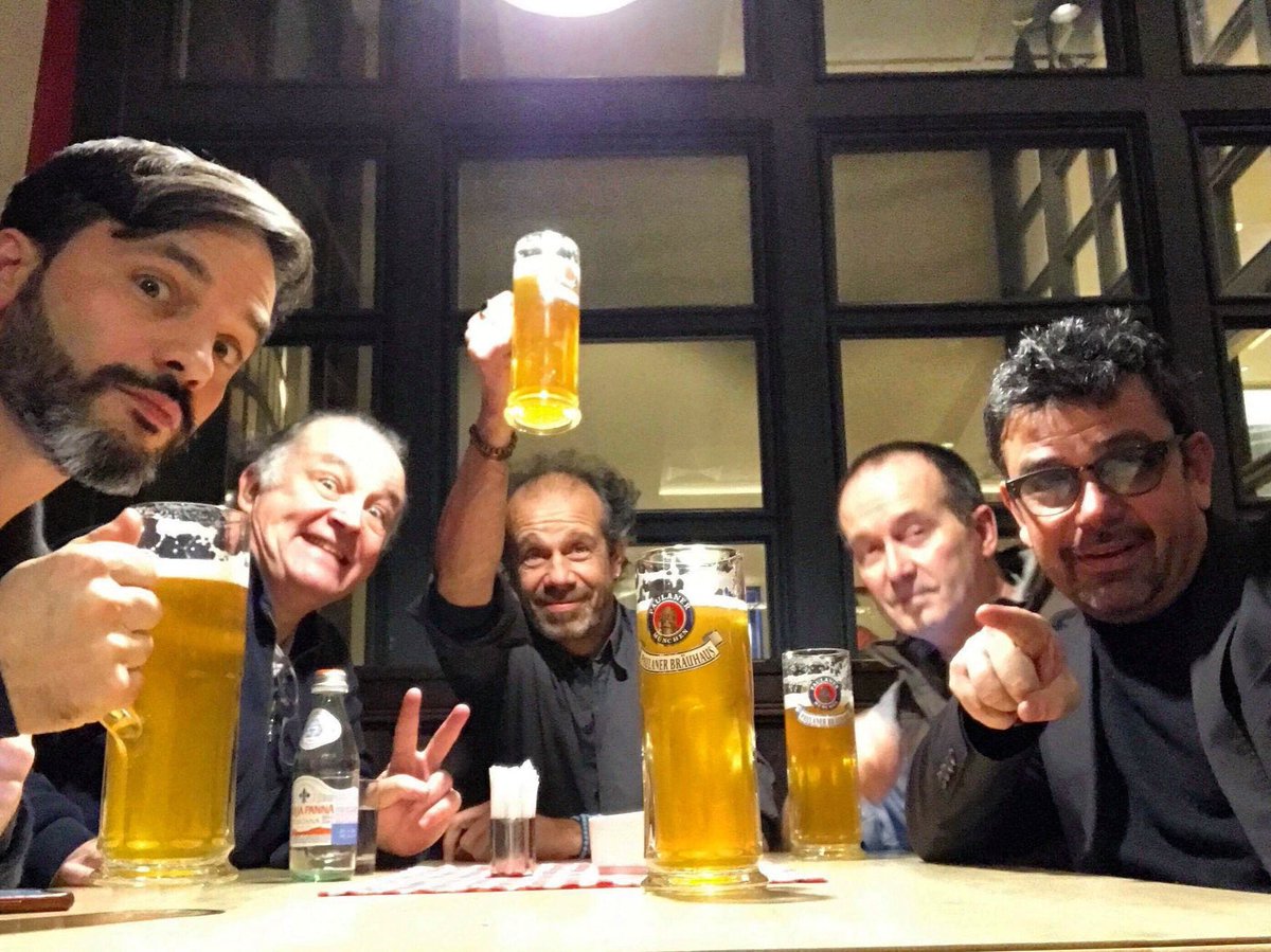 Хорошие выходные для всех !
Khoroshiye vykhodnyye dlya vsekh !
Bon week-end à tous !