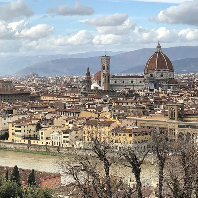 La Terra appartiene tutti, ma il paesaggio appartiene a chi sa apprezzarlo.
.
.
#firenze #tourism #garage_raw #traveling_arte #art_photogroup #super_art_channel #beniculturali3.0 #tesori_italiani #italian_hub #italiainunoscatto #scopritalia #monumentoapp… ift.tt/2FvuALq