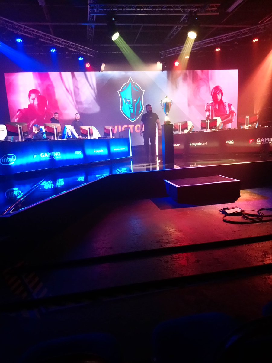 CSGTDZ's tweet photo. Let's go @ESLUK @RadixEsports let's go boys! https://t.co/4rbwEhhT5Y